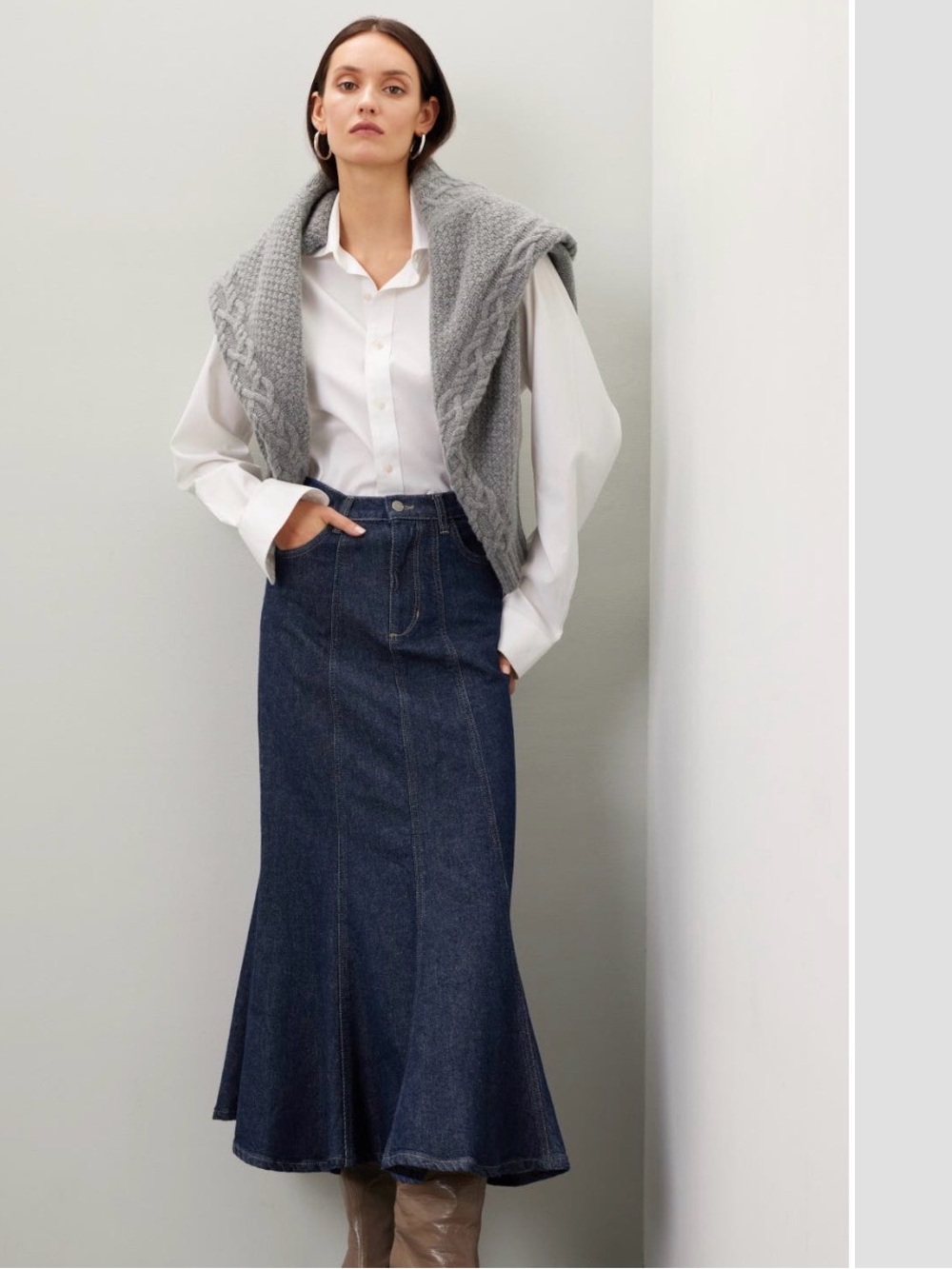 Joe's Jeans Dark Blue Denim Skirt with Branded Button EUC